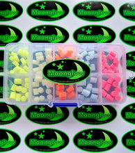 Load image into Gallery viewer, MOONGLOW -  luminous attractors box mixed