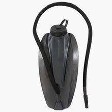 Load image into Gallery viewer, Highlander Blade Pe Bladder With Insulated Hose, 2L