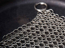 Load image into Gallery viewer, Petromax Chain Mail Cleaner For Cast And Wrought Iron