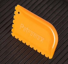 Load image into Gallery viewer, Petromax Scraper with Ridges for Cast Iron
