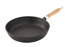 Load image into Gallery viewer, Robens Tahoe Cast Iron Pan 27cm