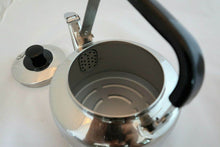 Load image into Gallery viewer, Zebra Stainless Whistling Kettle Classic 3.5L